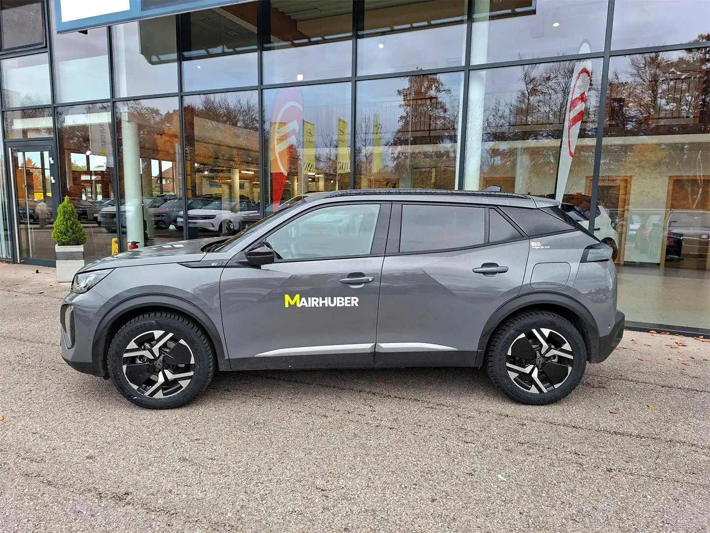 Peugeot e-2008 54kWh Allure Grau - 2