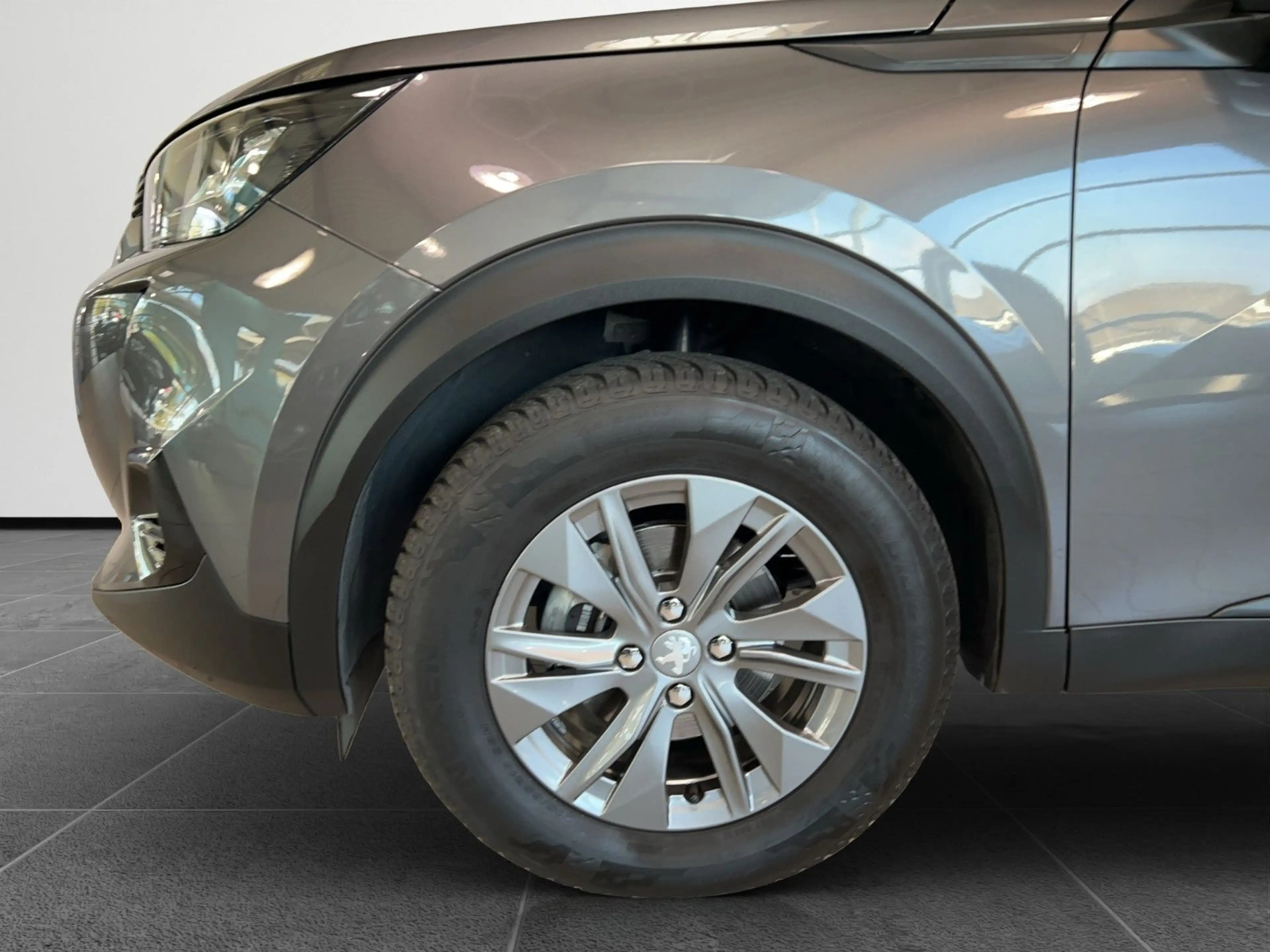 Peugeot 2008 PureTech 130 Active AHK+Sitzhz.+180°Kamera — photo 9