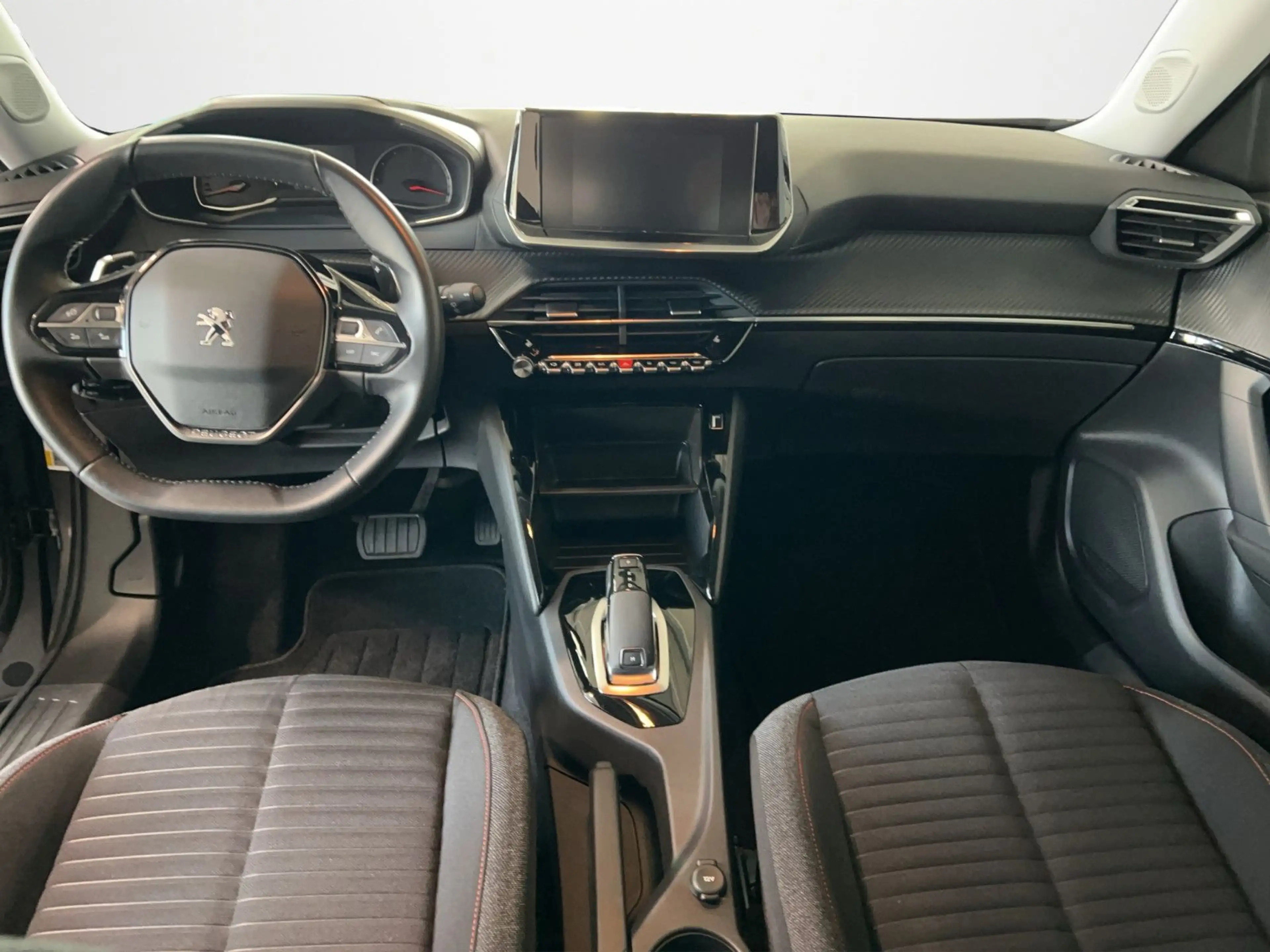 Peugeot 2008 PureTech 130 Active AHK+Sitzhz.+180°Kamera — photo 11