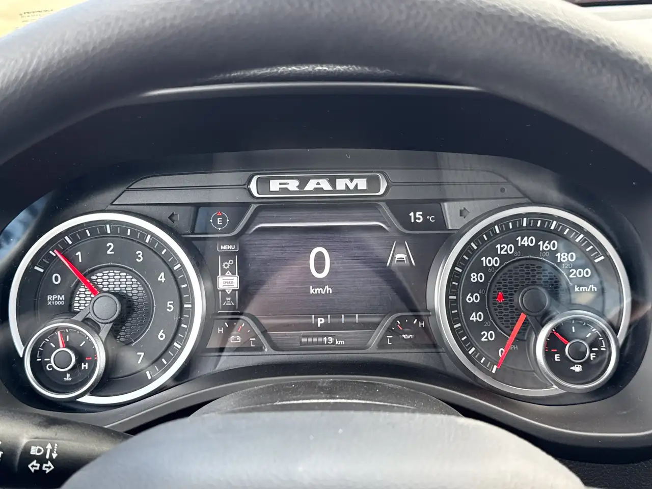 RAM 1500 снимка RAM 1500