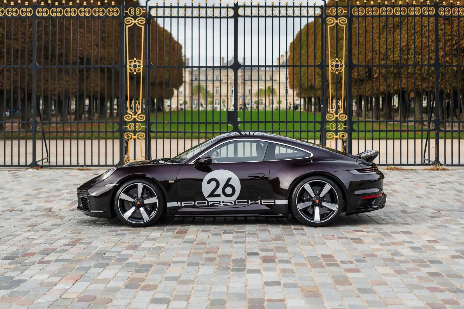 Porsche 992 Sport Classic - brand new, PTS Superior Red Rouge - 2