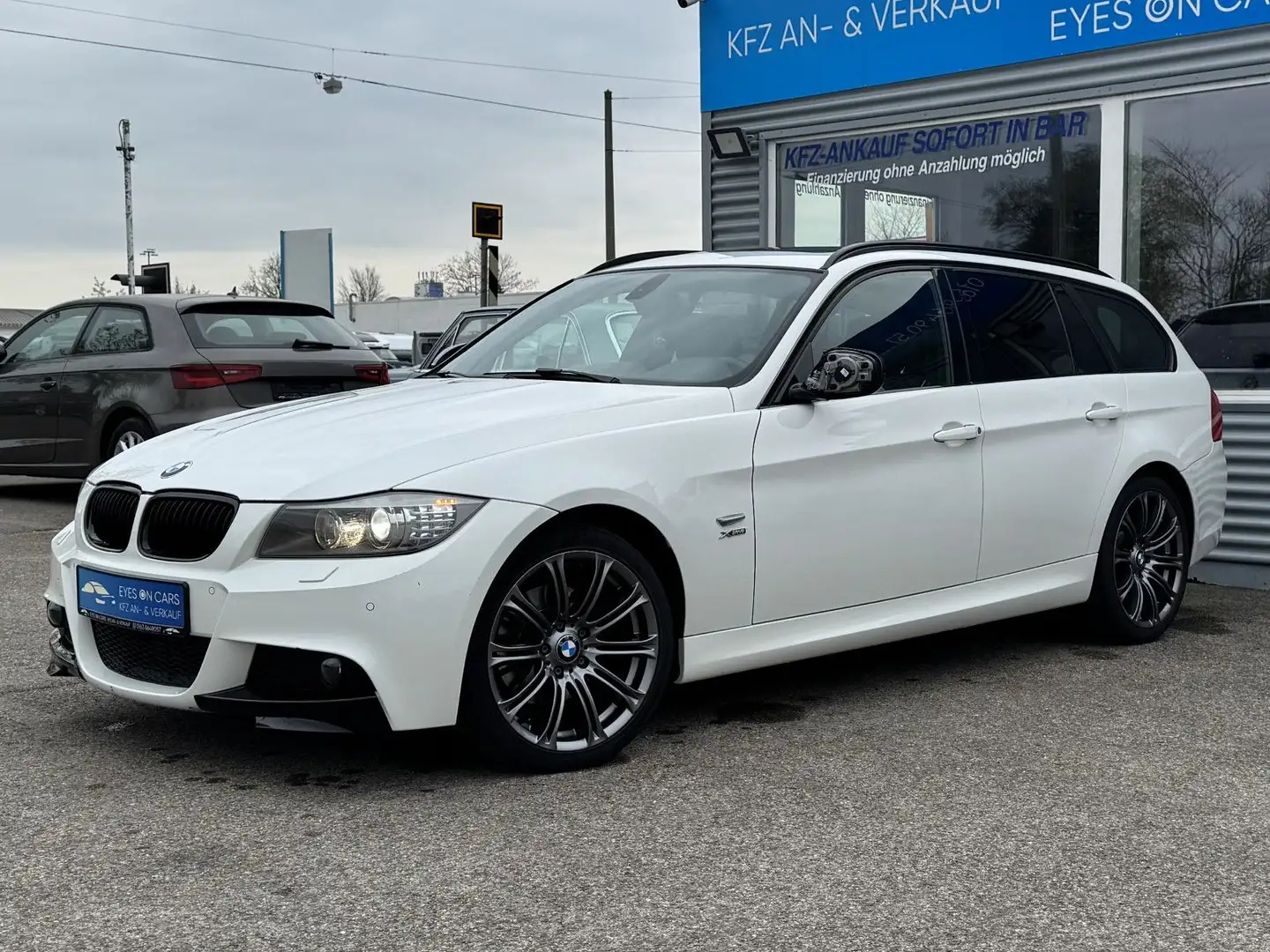 BMW 320 3er Touring 320d xDrive*M-PAKET*AUTOMATIK*NAVI* Blanco - 1
