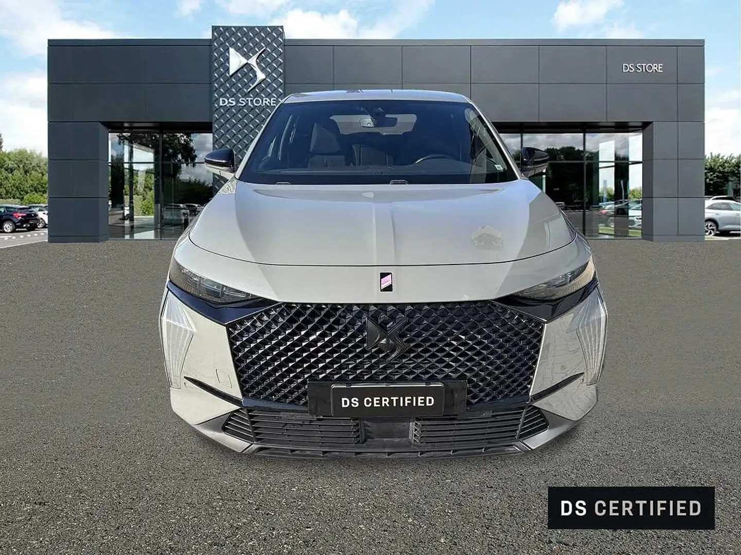 DS Automobiles DS 7 7 DS 7 BlueHDi 130 CV EAT8 Performance Line Grau - 2