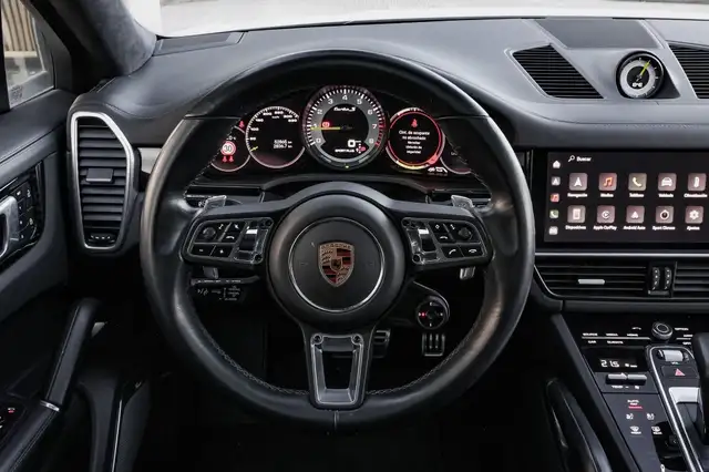 Porsche Cayenne view 14