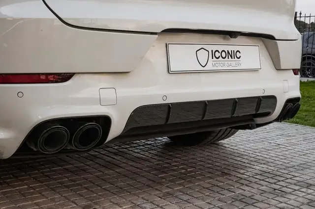 Porsche Cayenne view 8