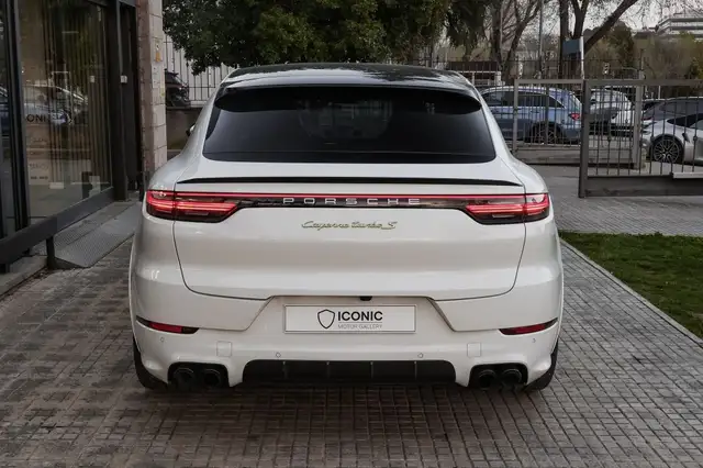 Porsche Cayenne view 7