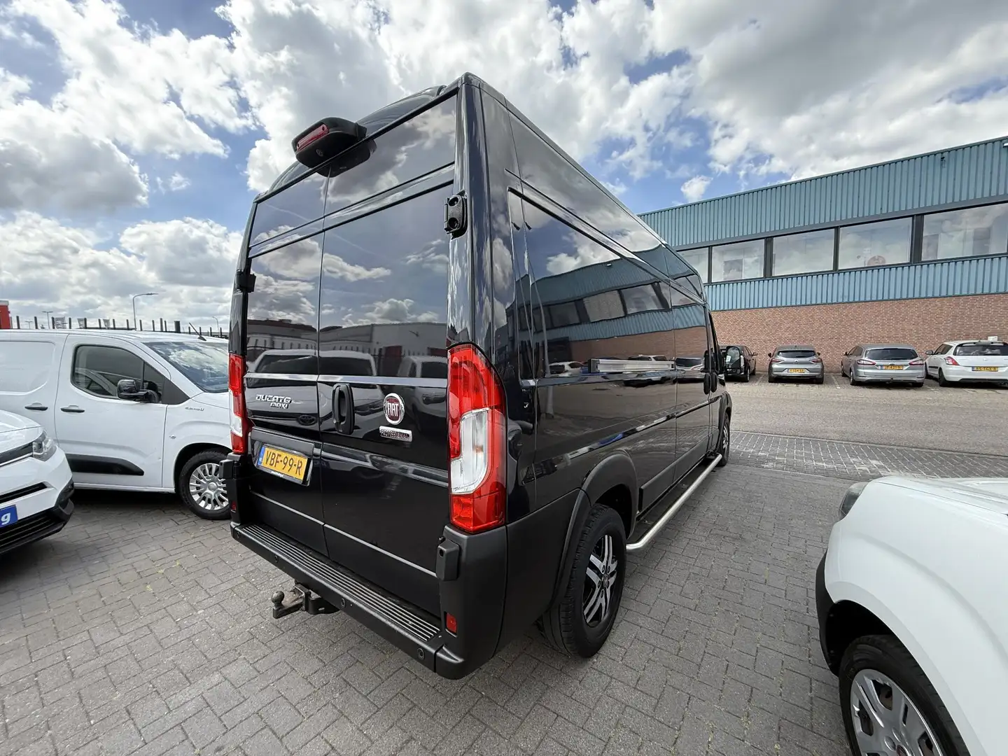 Fiat Ducato 35H 2.3 MultiJet L3H2 EURO-6 Negro - 2