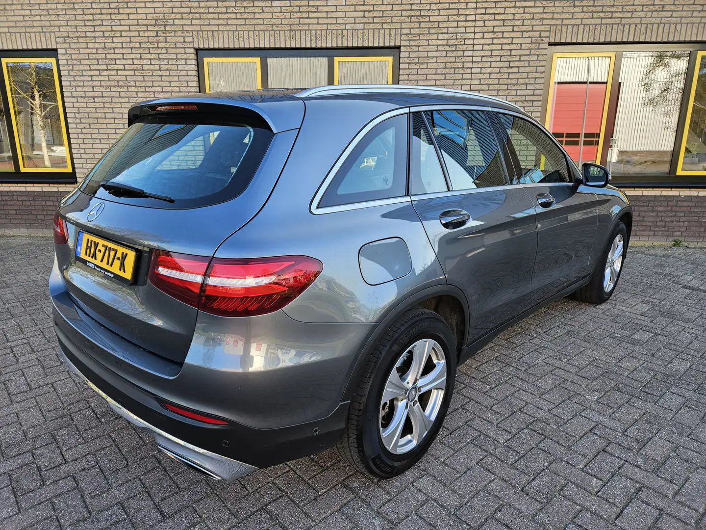 Mercedes-Benz GLC 250 4MATIC Prestige Grijs - 2