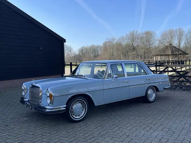 Mercedes-Benz 300 SEL W109 3.5 V8 Top ! CH auto, veel history