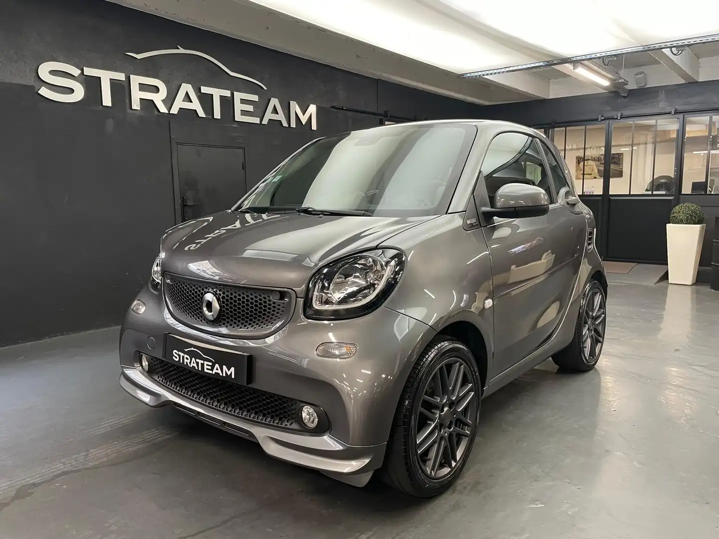 smart forTwo 0.9 90 BRABUS STYLE Gris - 1