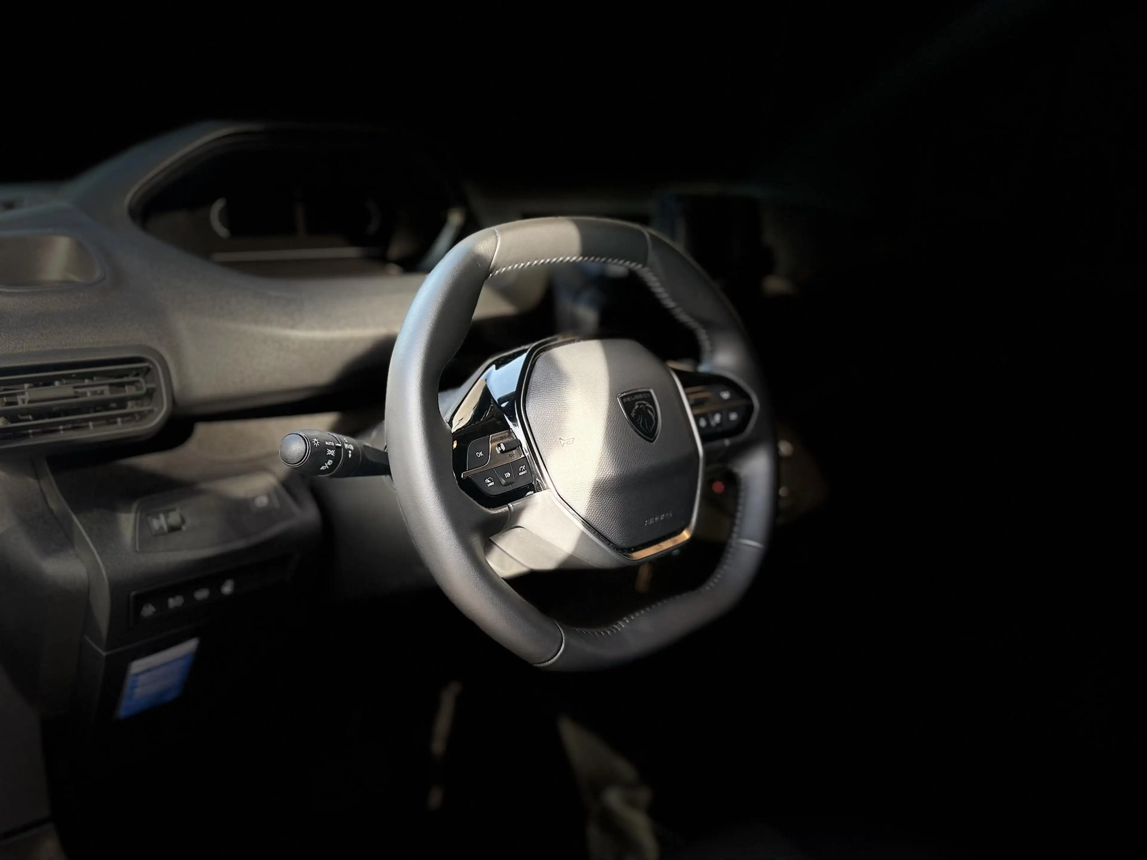 Peugeot Partner e-Partner 136 L1 50 kWh | CRUISE CONTROL | SMARTPH — photo 12