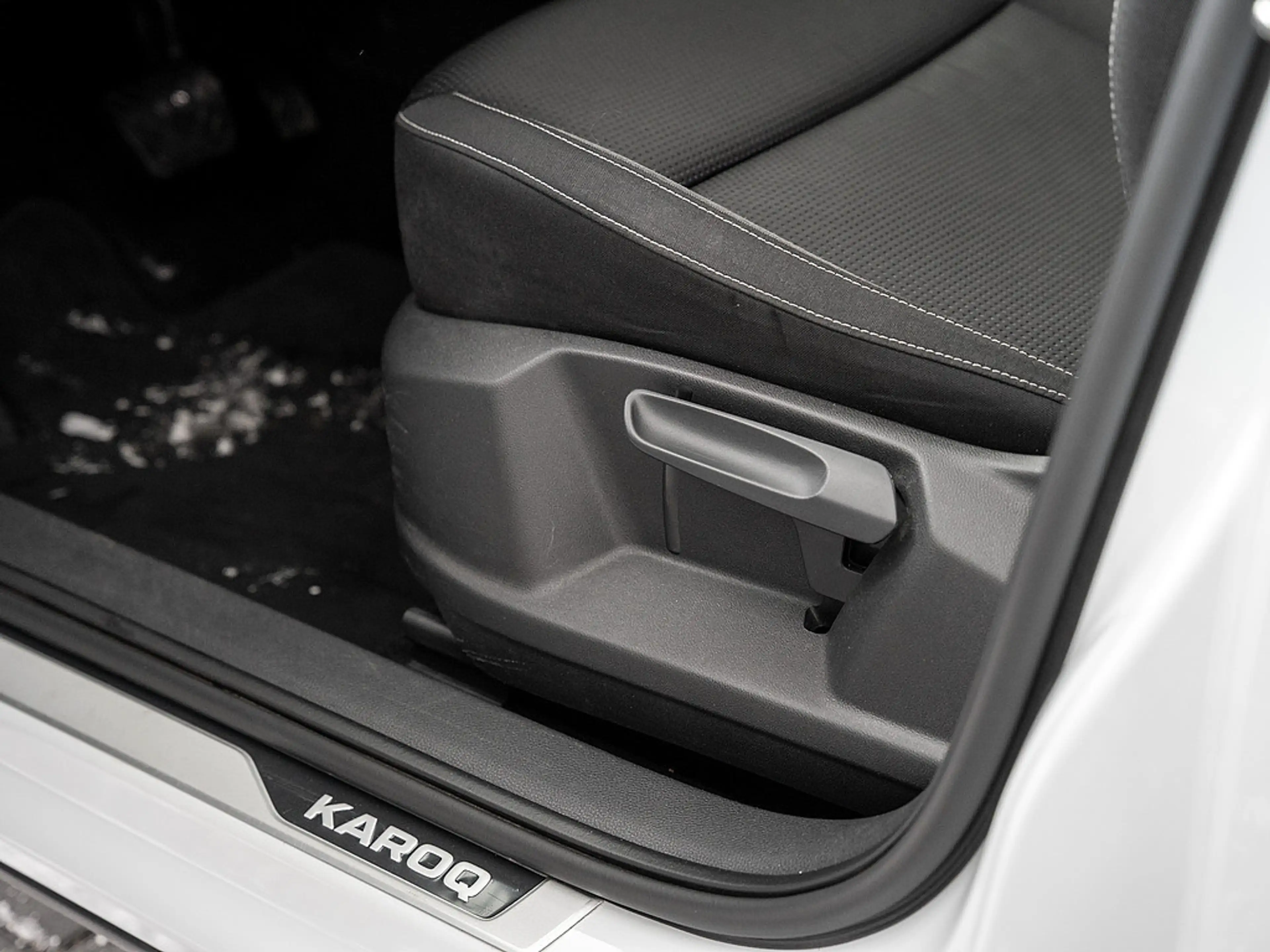 Skoda Karoq 1.5 TSI Tour DSG ACC Navi PDC SHZ DAB — photo 14