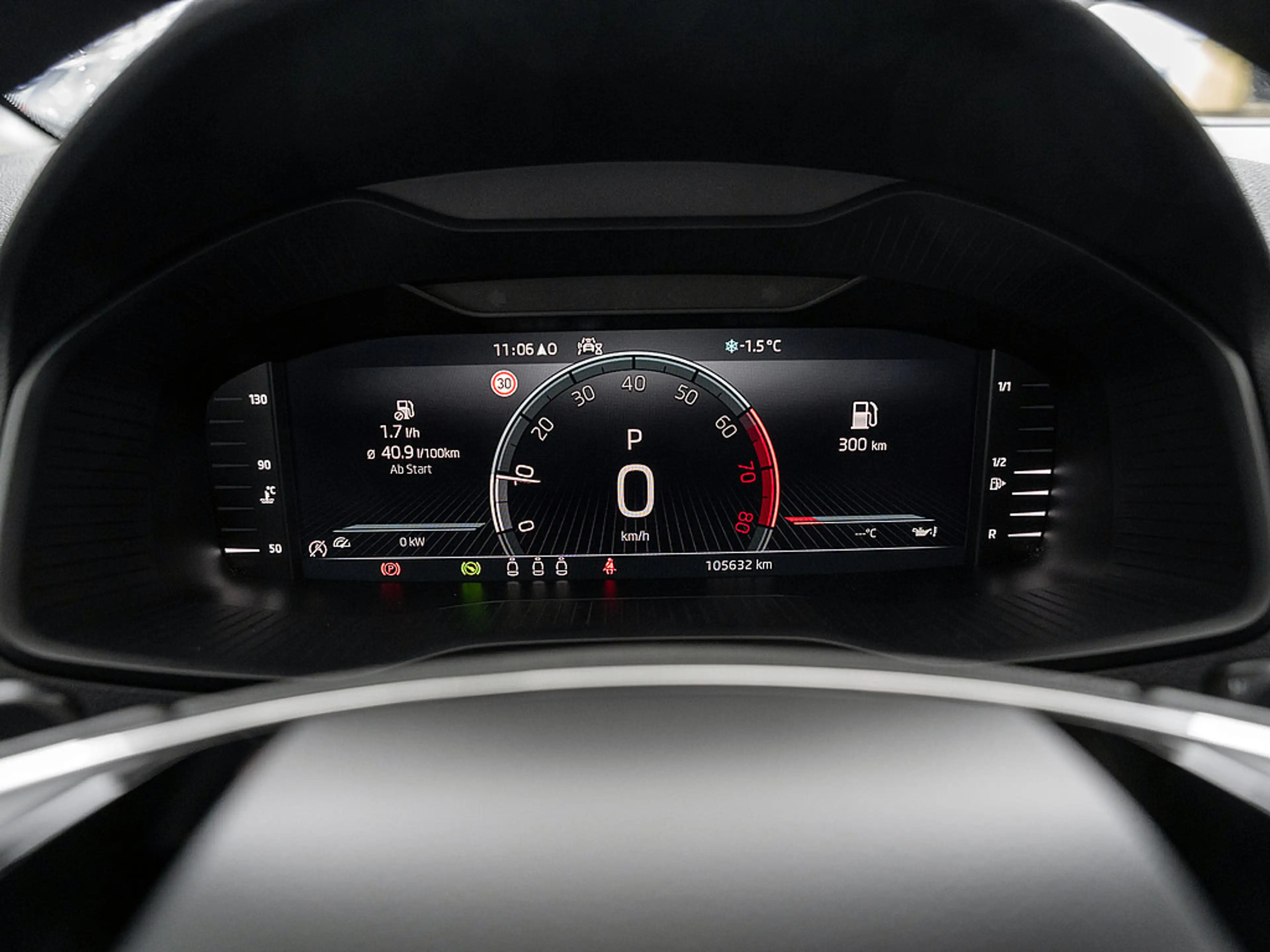 Skoda Karoq 1.5 TSI Tour DSG ACC Navi PDC SHZ DAB — photo 11