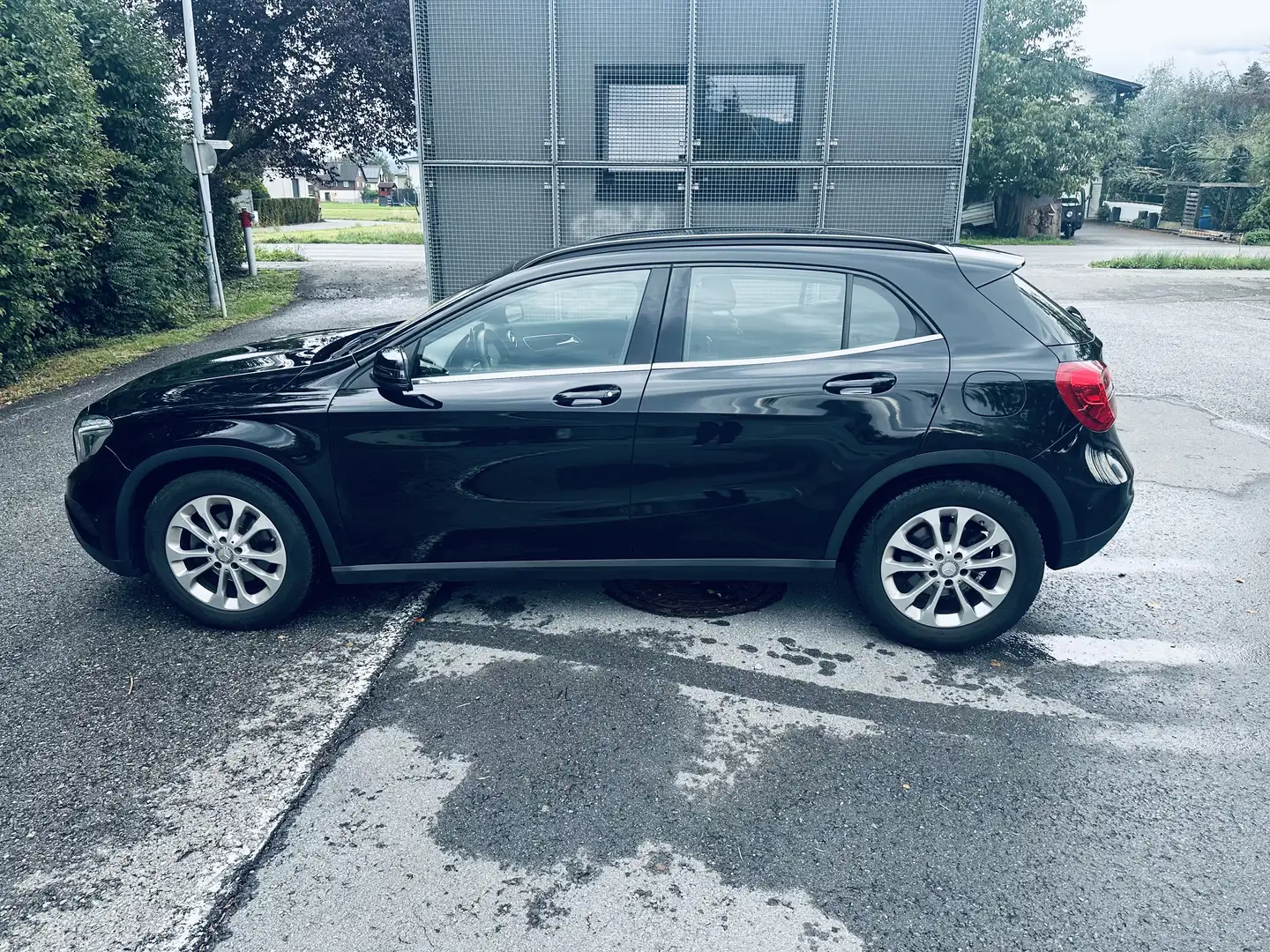 Mercedes-Benz GLA 180 Edition lifestyle AMG Optik 1. Besitz Black Schwarz - 2