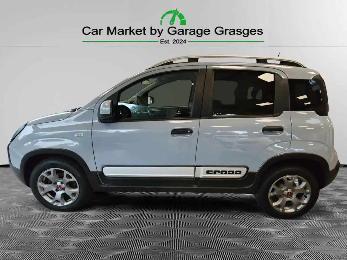 Fiat New Panda Cross Hybride Gris - 2