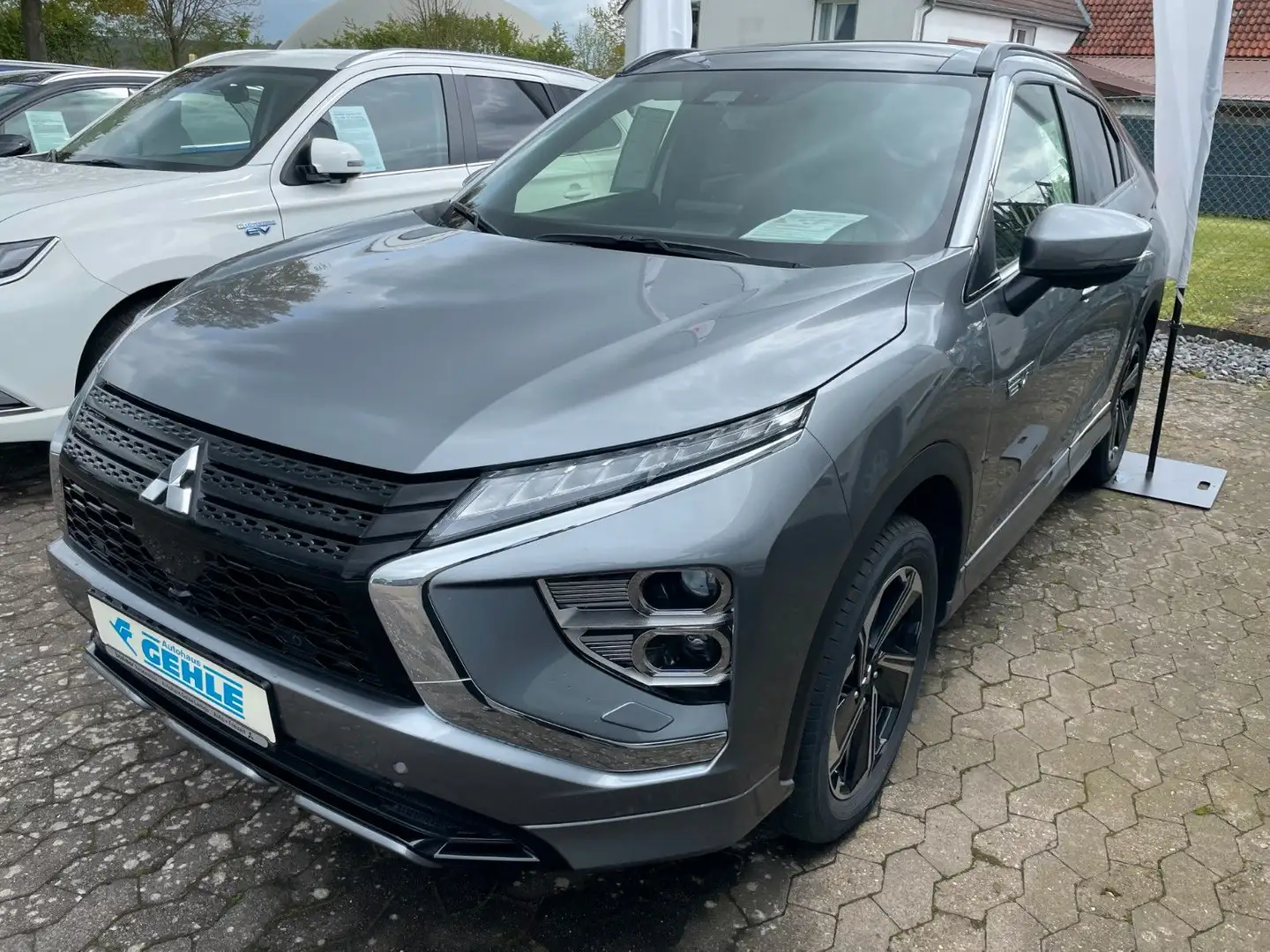 Mitsubishi Eclipse Cross 2.4 PLUG-IN HYBRID 4WD Top Grey - 1