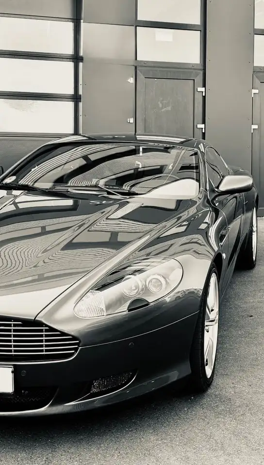 Aston Martin DB9