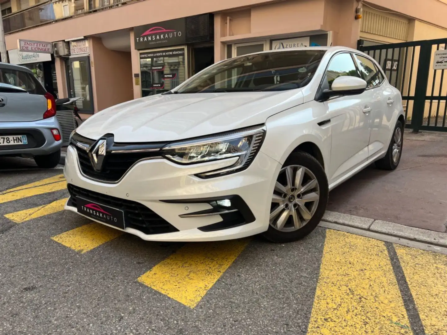 Renault Megane IV BERLINE Phase 2 1.5 l Blue dCi Edc 115 CV Bva Blanc - 1