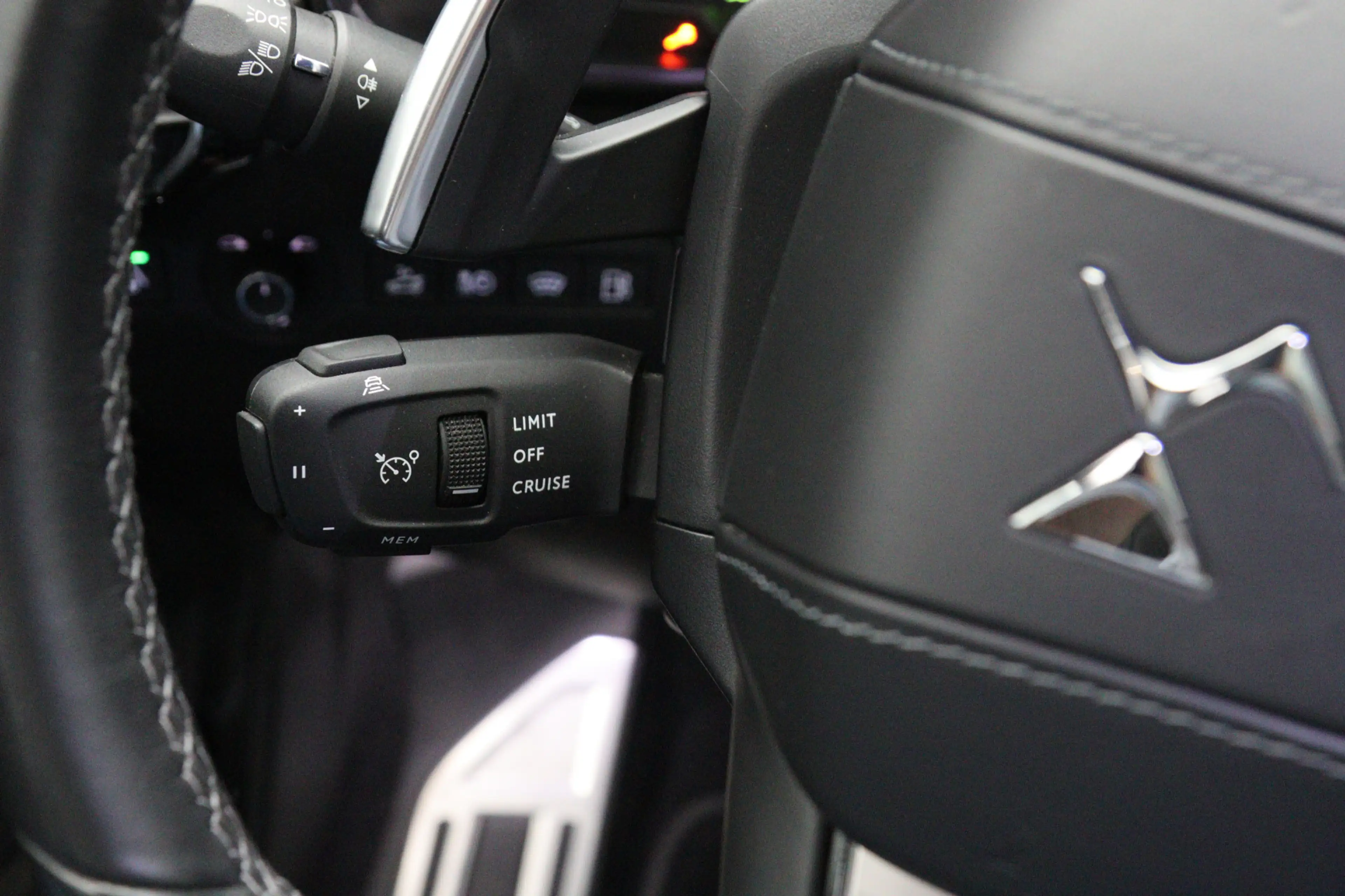 DS Automobiles DS 7 E-Tense 300 4x4 Opéra PHEV, Leder, Panoramadak, 36 — photo 32