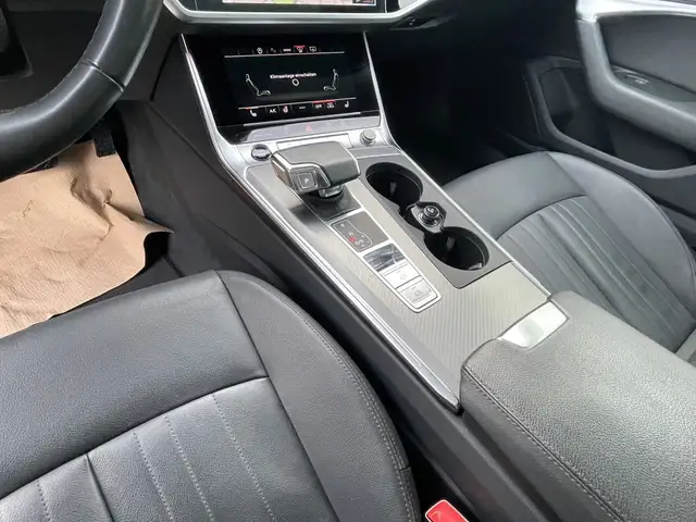 Audi A6 view 14