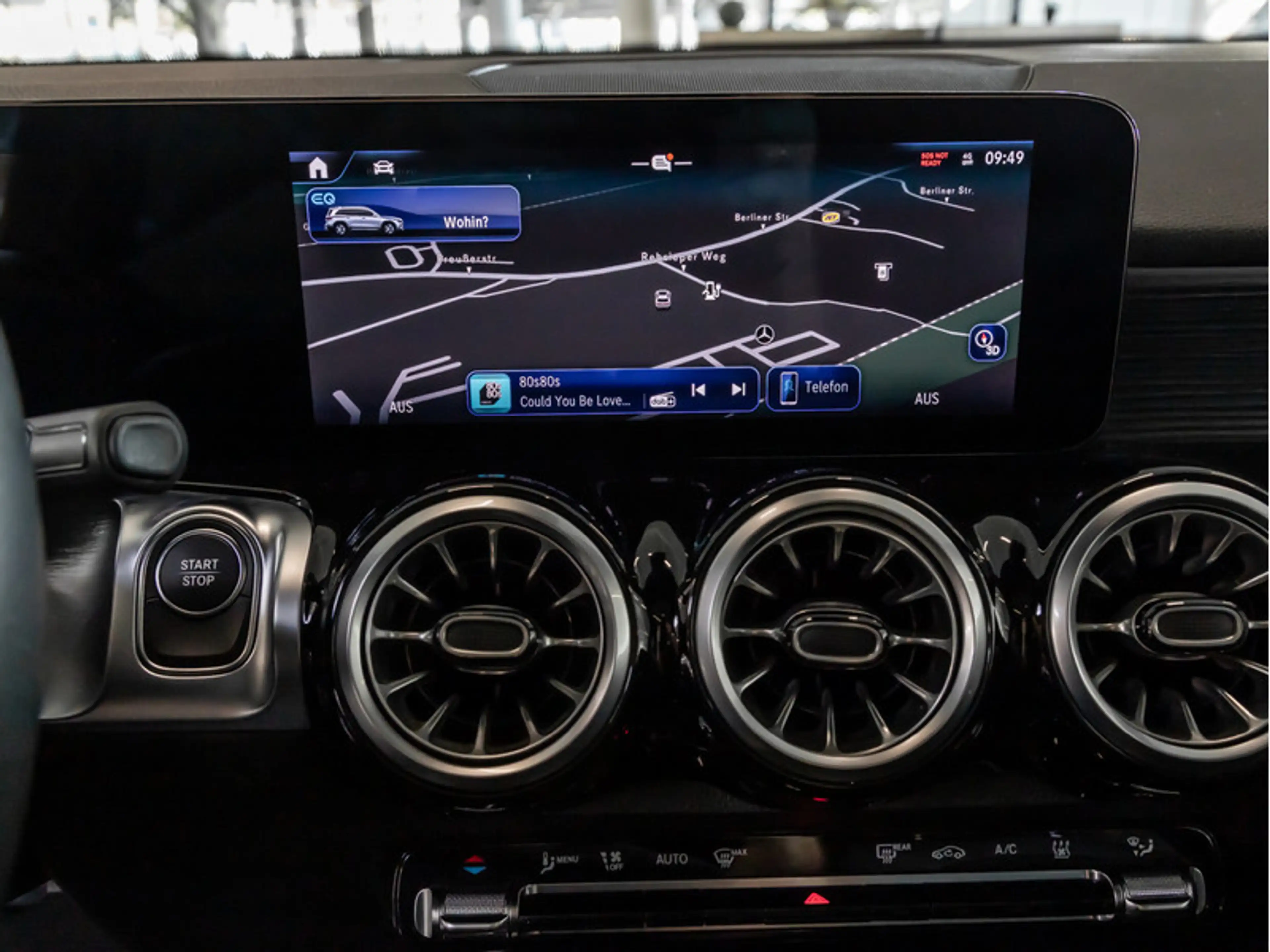 Mercedes-Benz EQB 300 4M Progressive/LED/360/Pano/Distr/Totw — photo 14