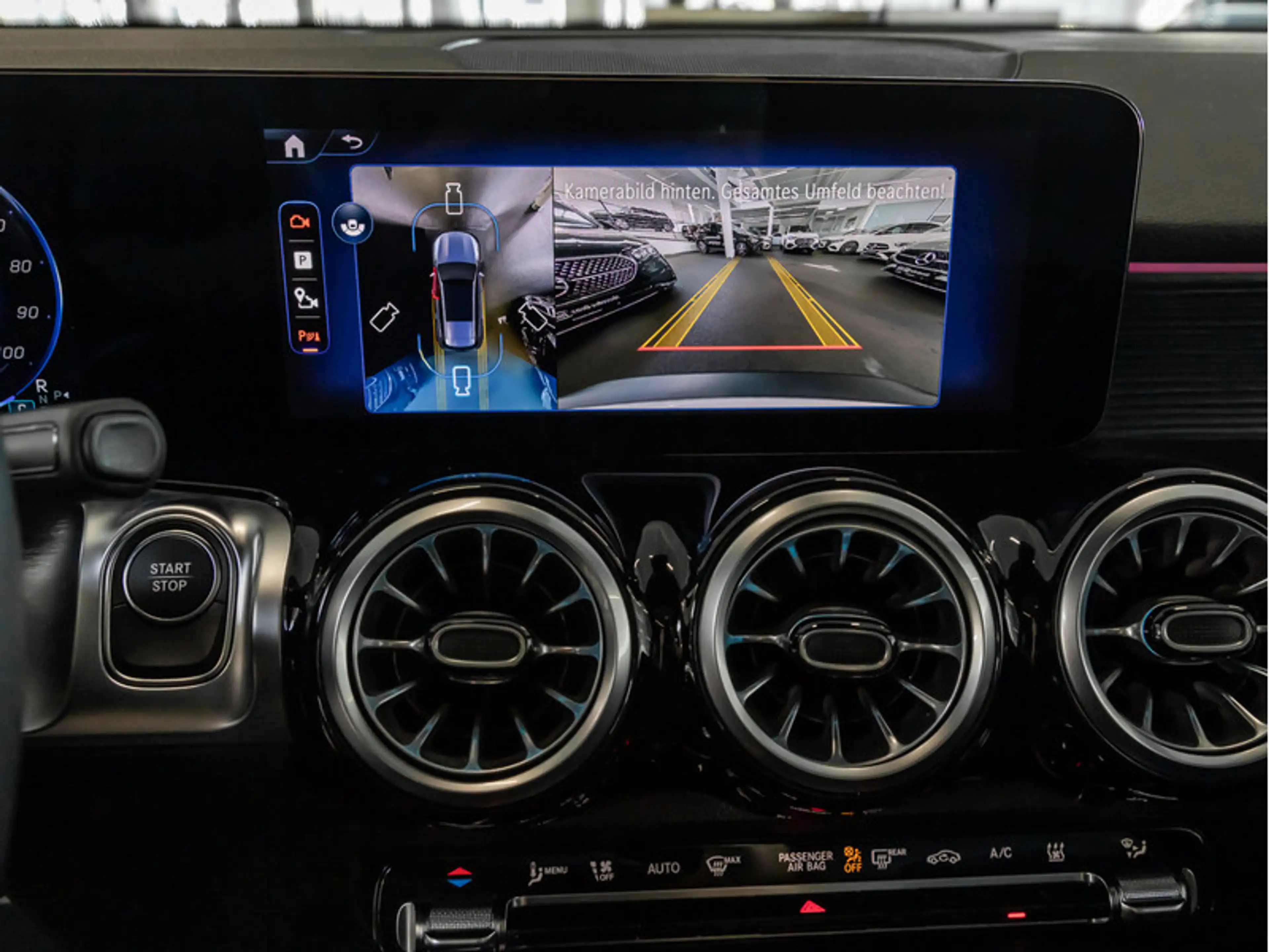 Mercedes-Benz EQB 300 4M Progressive/LED/360/Pano/Distr/Totw — photo 15