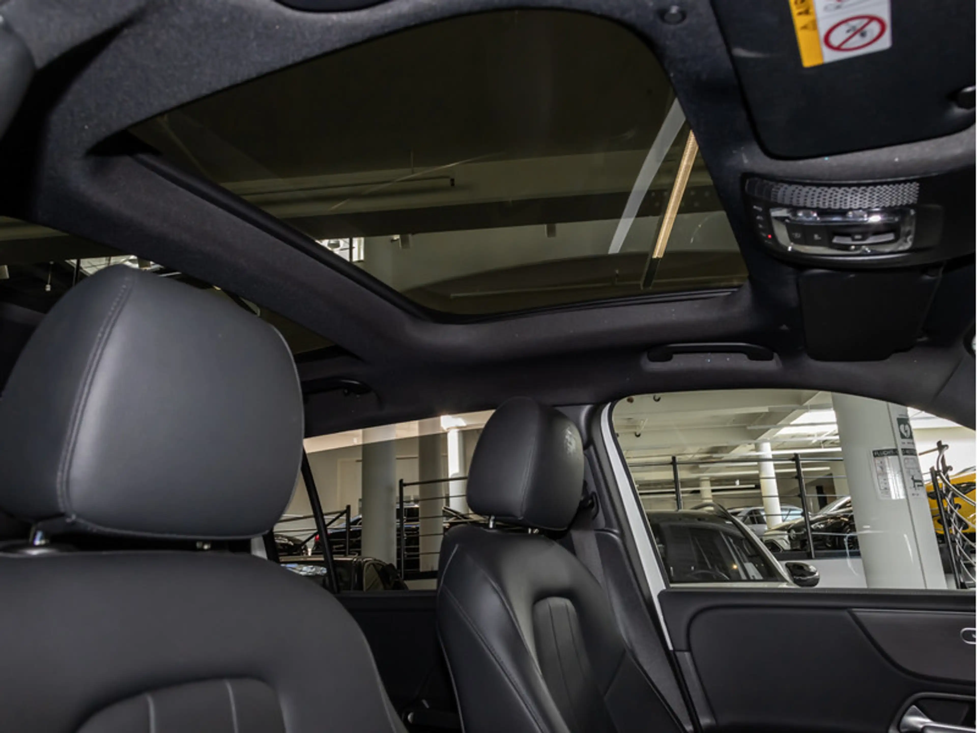 Mercedes-Benz EQB 300 4M Progressive/LED/360/Pano/Distr/Totw — photo 11