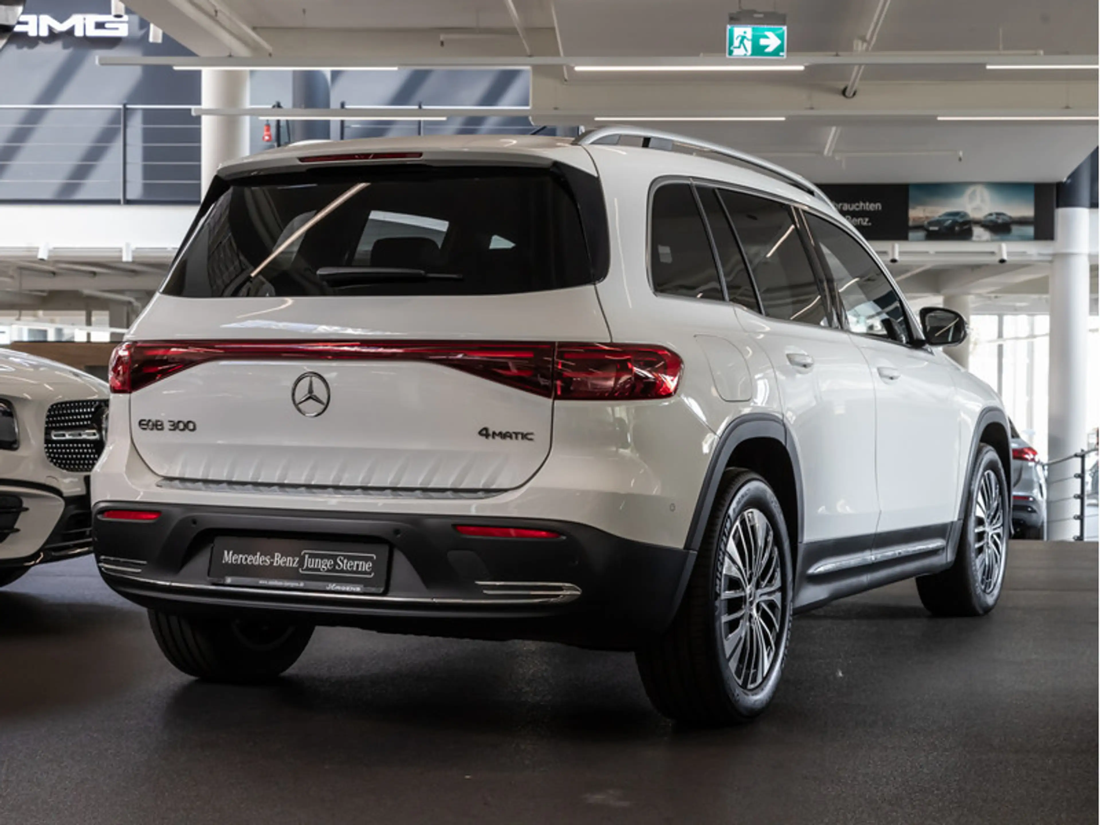 Mercedes-Benz EQB 300 4M Progressive/LED/360/Pano/Distr/Totw — photo 4