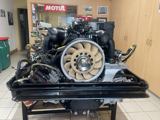 Porsche 964 carrera 4