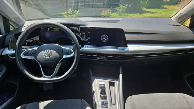 Volkswagen Golf view 11