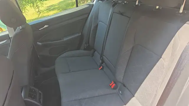 Volkswagen Golf view 9
