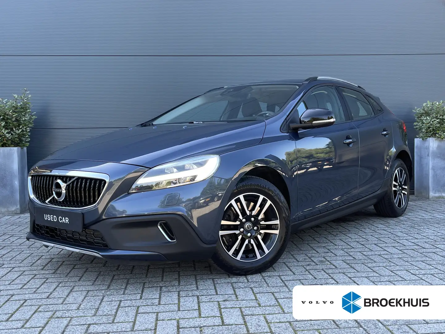 Volvo V40 Cross Country 1.5 T3 | Achterbank verwarmd | Airco (automatisch) Blauw - 1