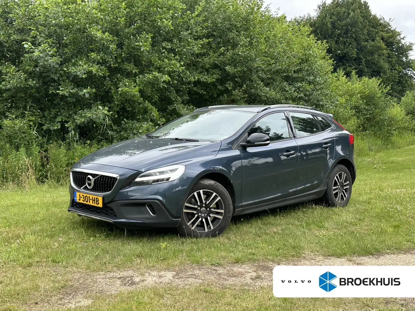 Volvo V40 Cross Country 1.5 T3 | Achterbank verwarmd | Airco (automatisch) Blauw - 1