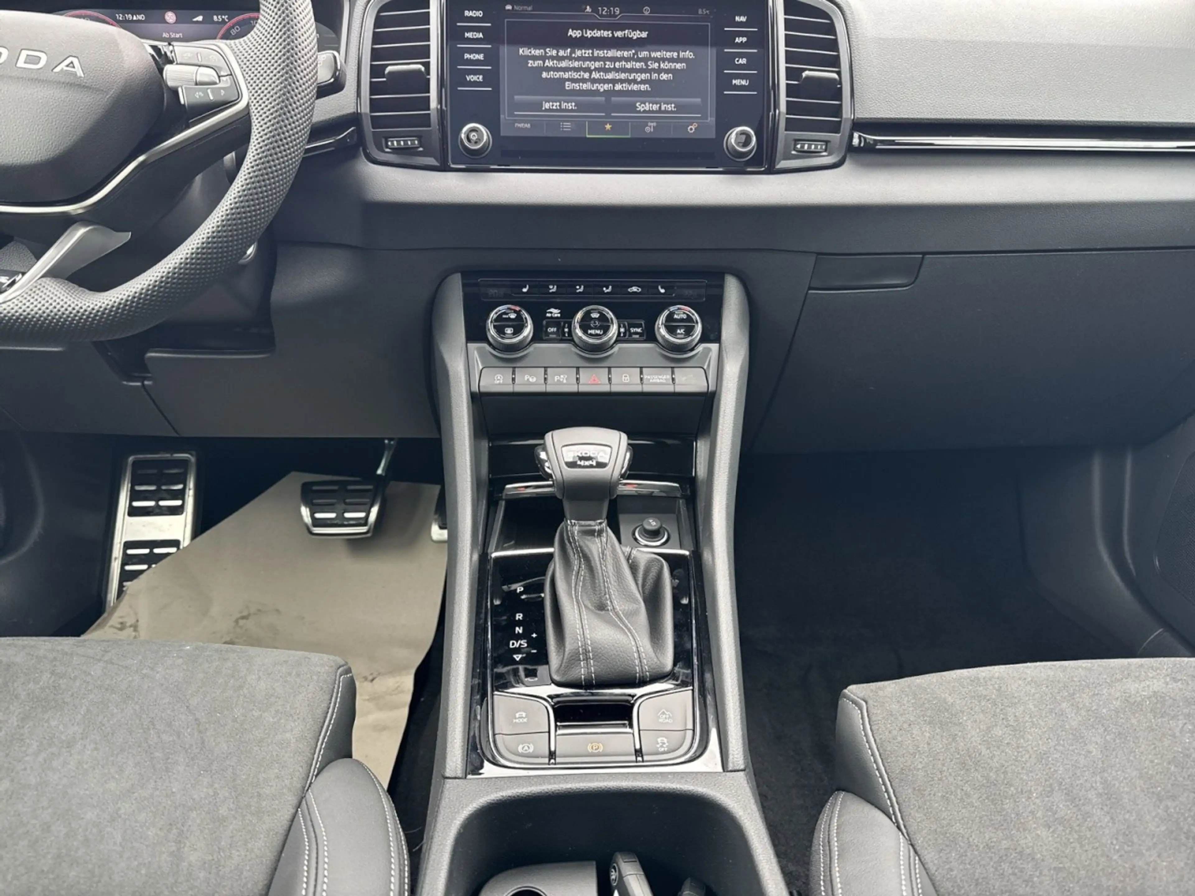 Skoda Karoq SPORTLINE 2.0TSI DSG4x4+AHK+PANO+LEDER+DCC Klima — photo 7
