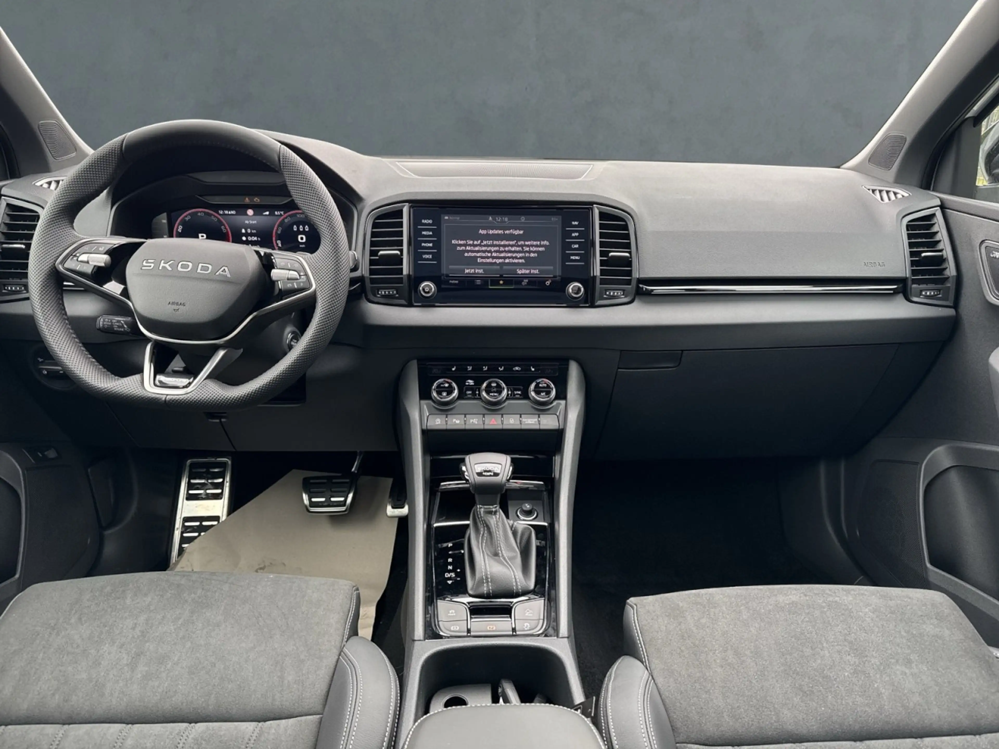Skoda Karoq SPORTLINE 2.0TSI DSG4x4+AHK+PANO+LEDER+DCC Klima — photo 6
