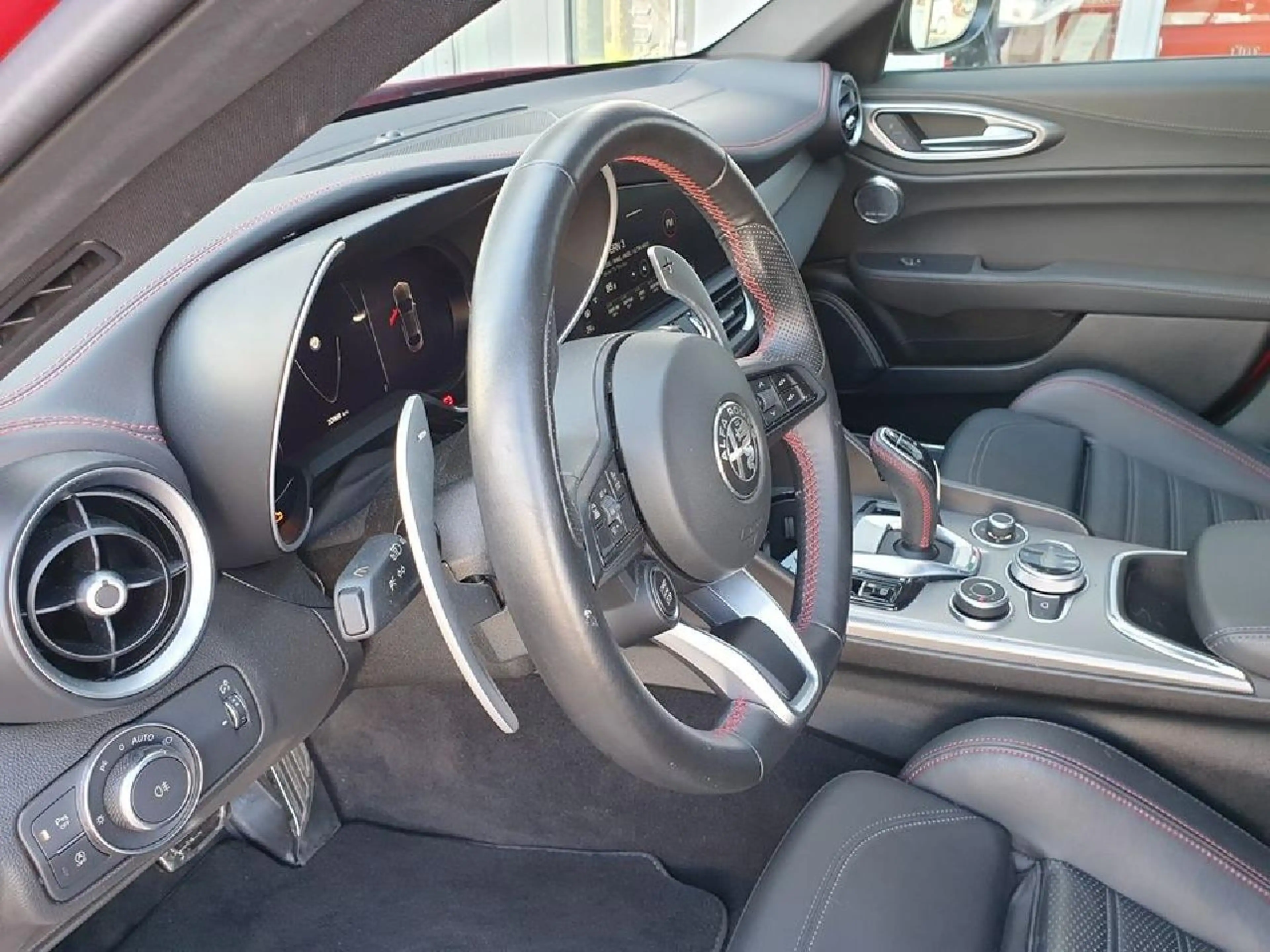Alfa Romeo Giulia Competizione Q4 — photo 13