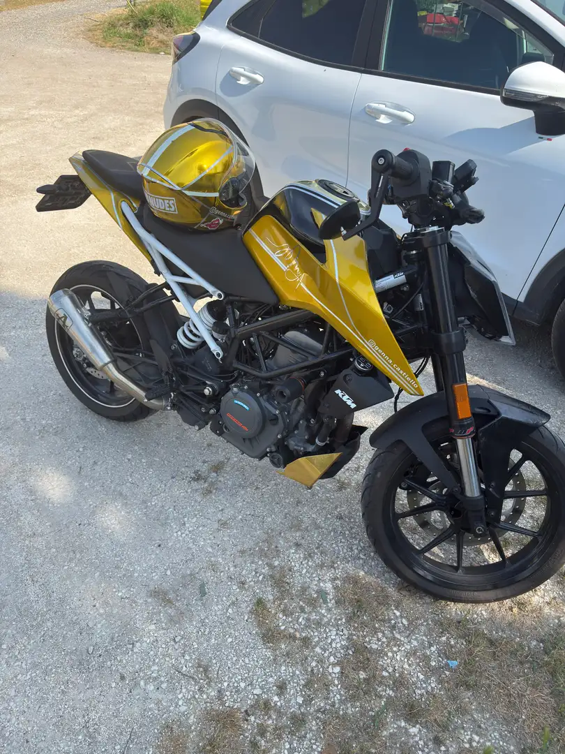 KTM 390 Duke Bílá - 2