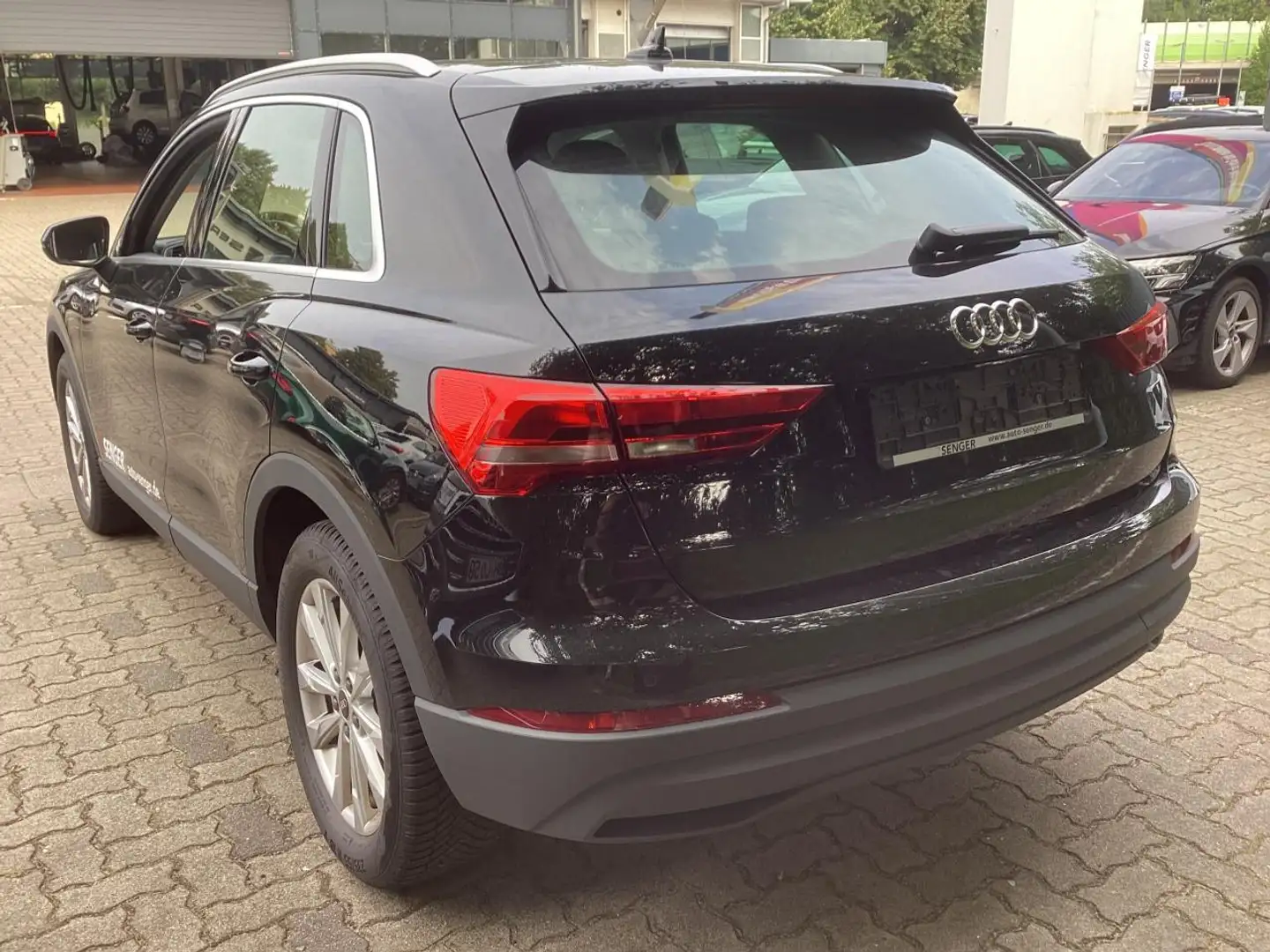 Audi Q3 35 TFSI S tronic AHK PDC SHZ Virtual Schwarz - 2
