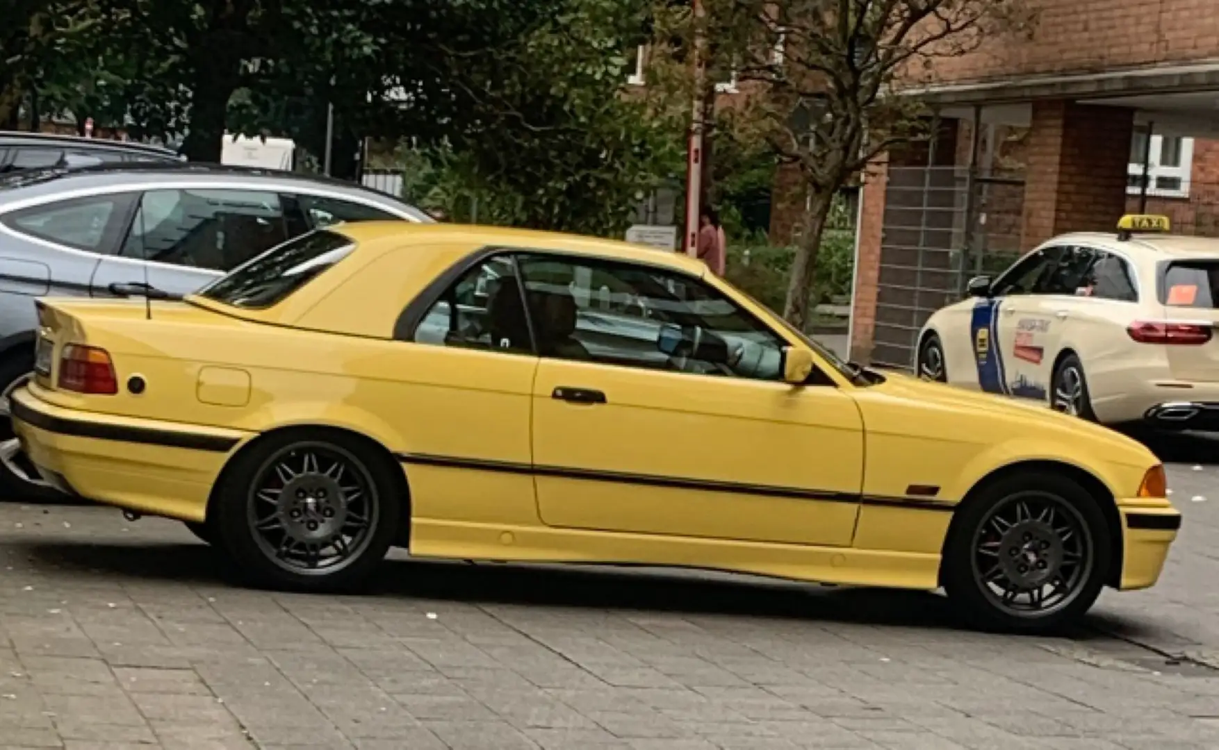 BMW 320 Żółty - 2