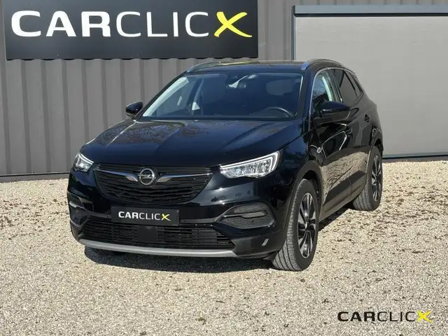 Opel Grandland Innovation +set winterbanden.