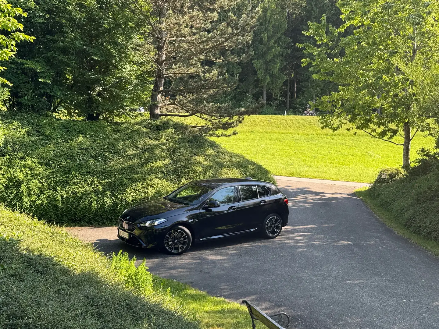 BMW 118 118d Aut. Schwarz - 1