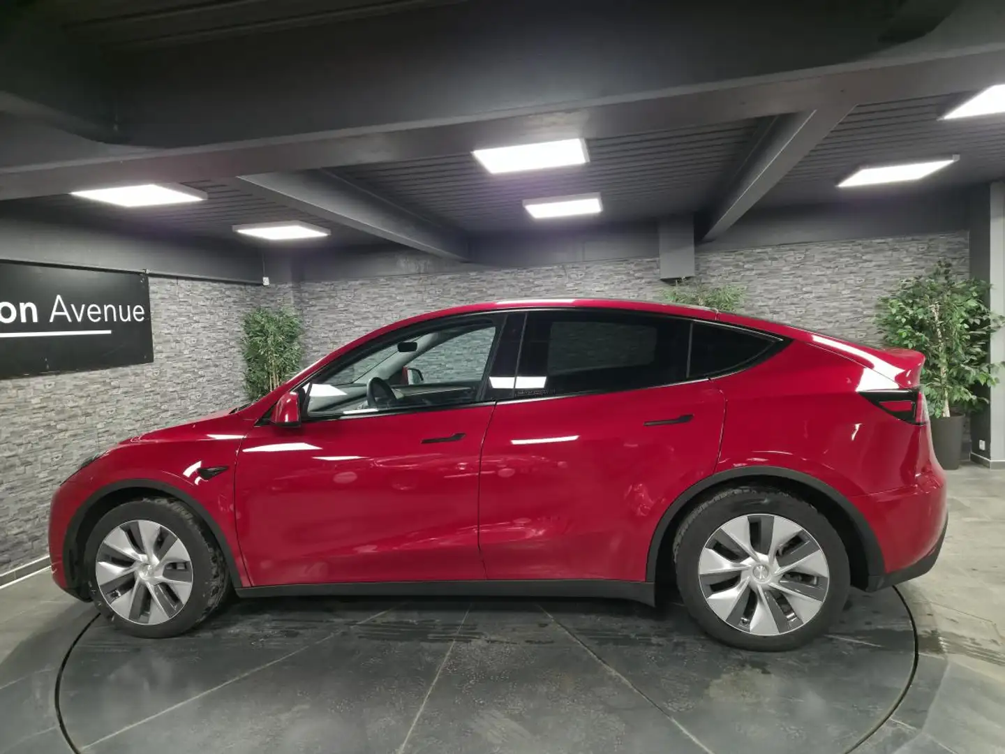Tesla Model Y RWD autonomie Standard Rood - 2
