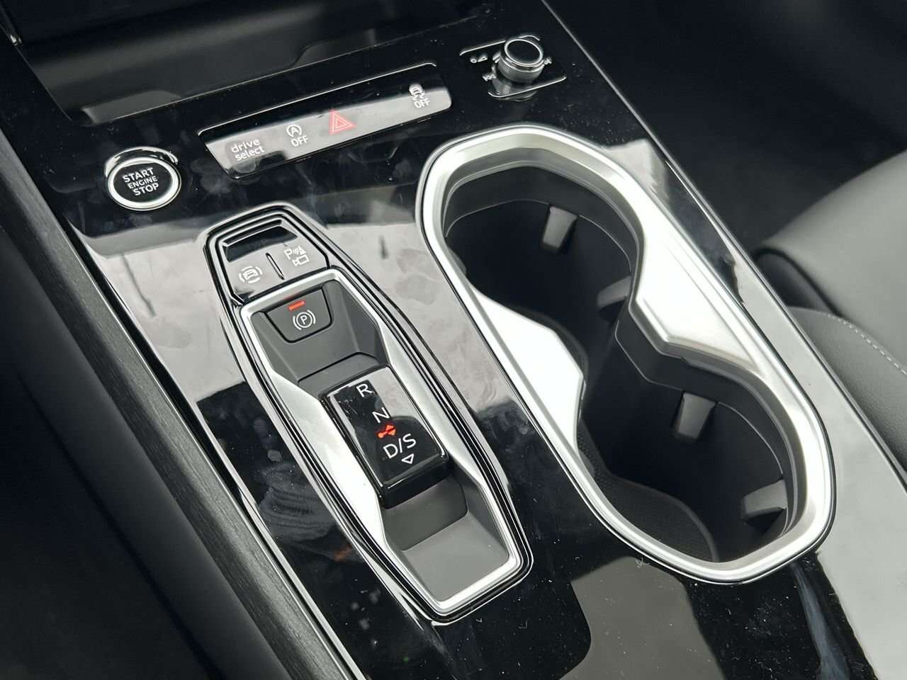 2026 Audi A6 TFSI quattro Technik WHERE TIMELESS DESIGN MEETS M thumb 28