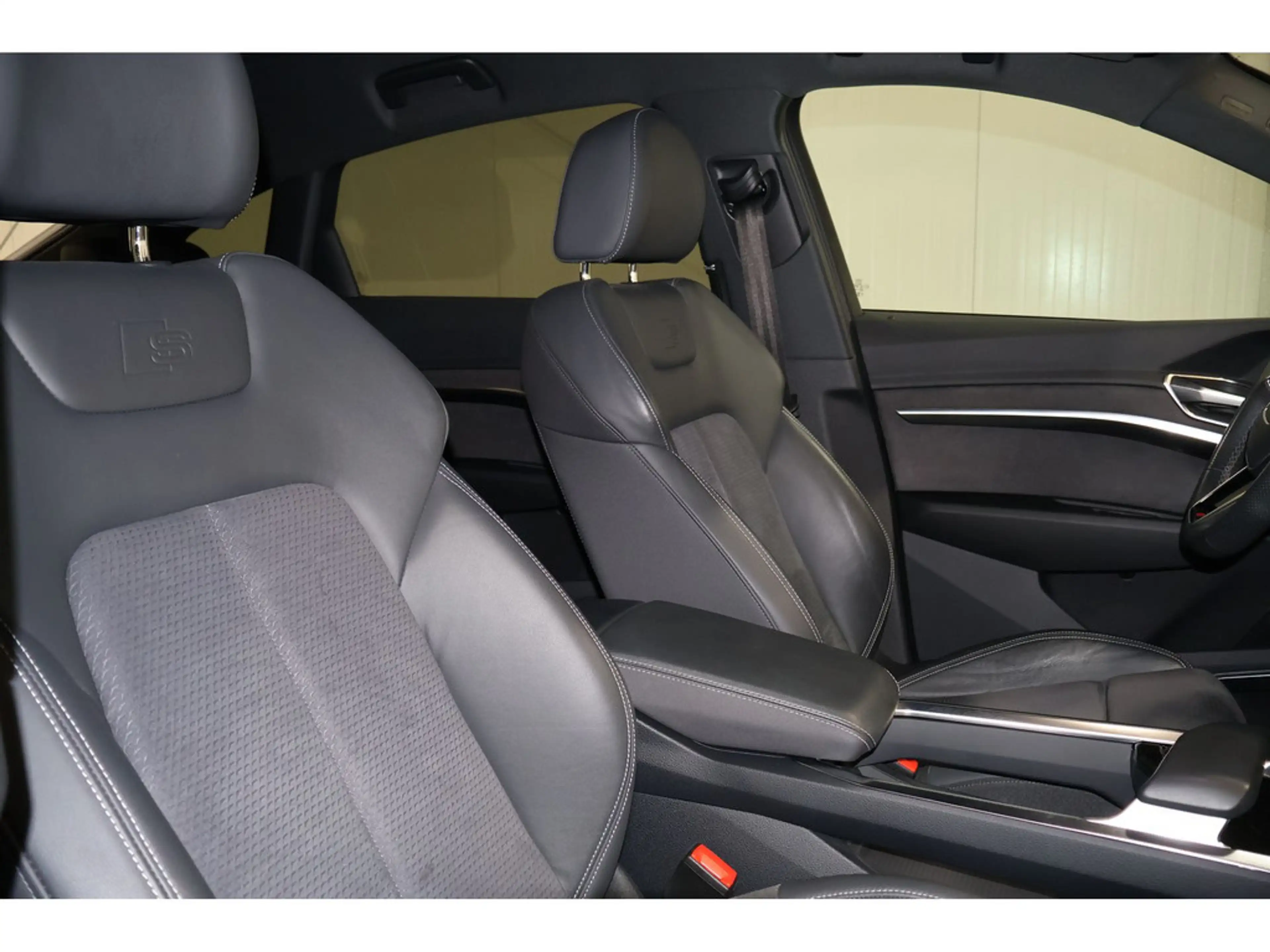 Audi Q8 Sportback 50 quattro S line B&O*SH*Matrix e-t — photo 7