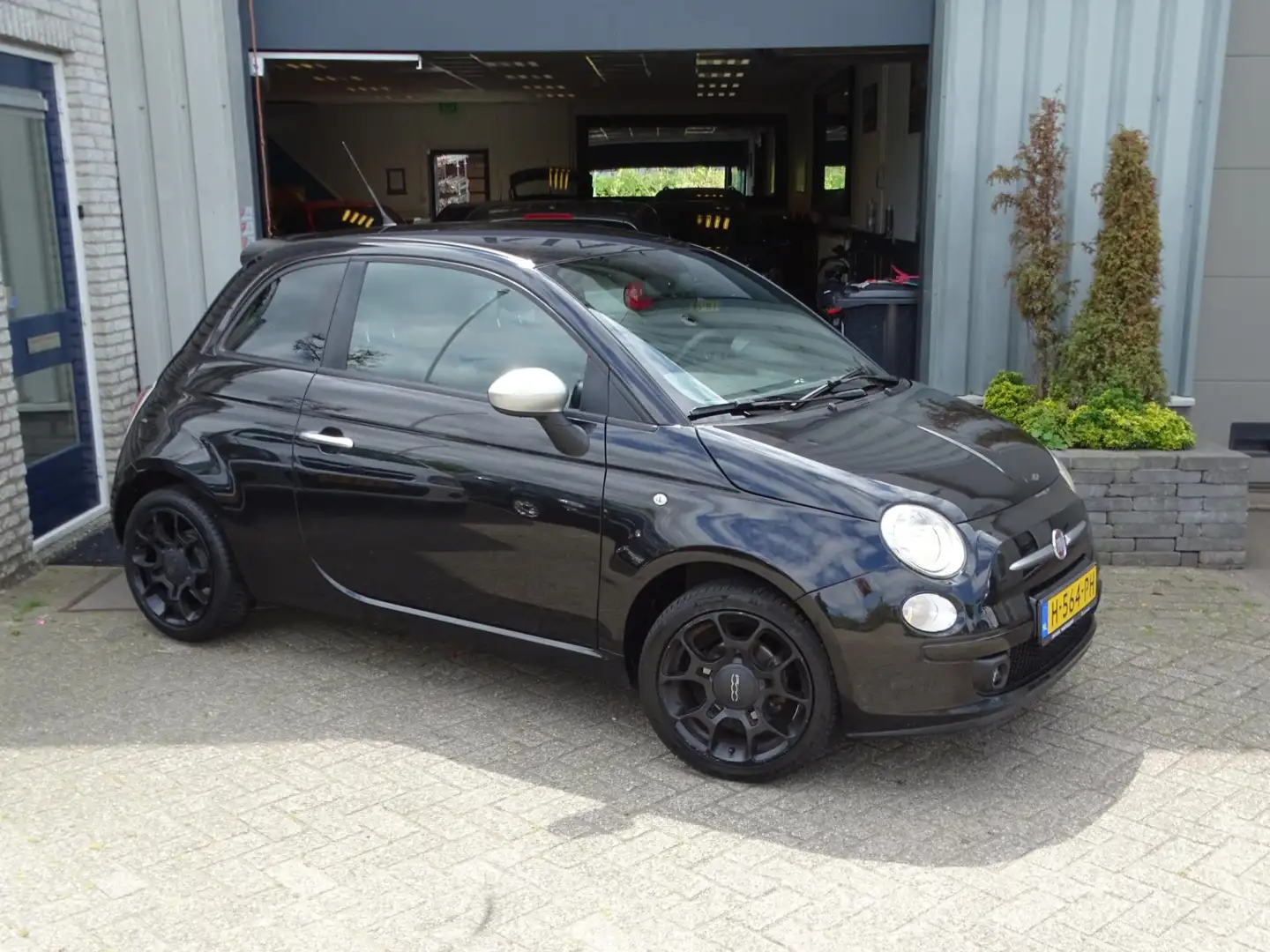 Fiat 500 1.2 Lounge Чорний - 2