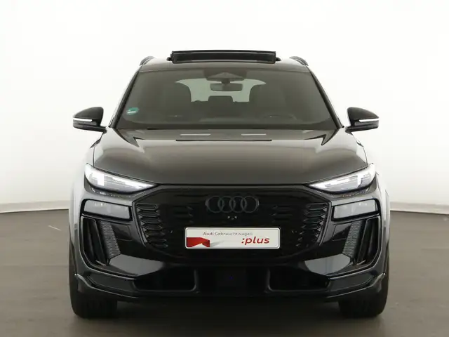 Audi E-Tron view 3