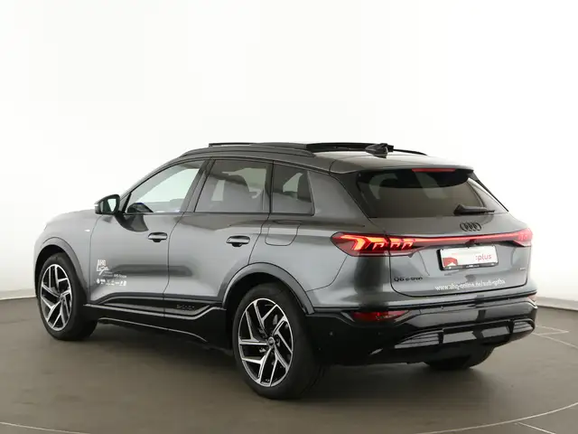 Audi E-Tron view 5