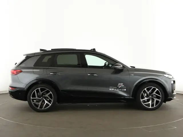 Audi E-Tron view 8