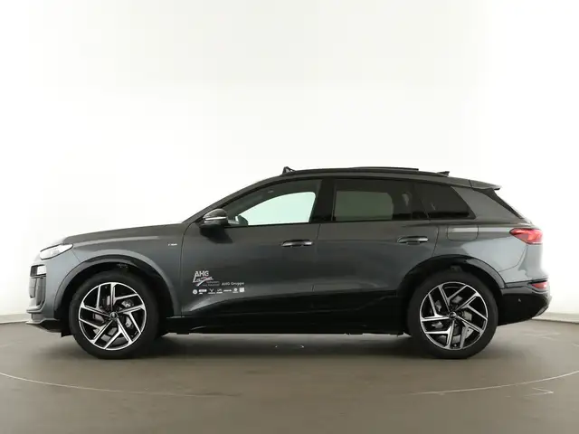 Audi E-Tron view 4