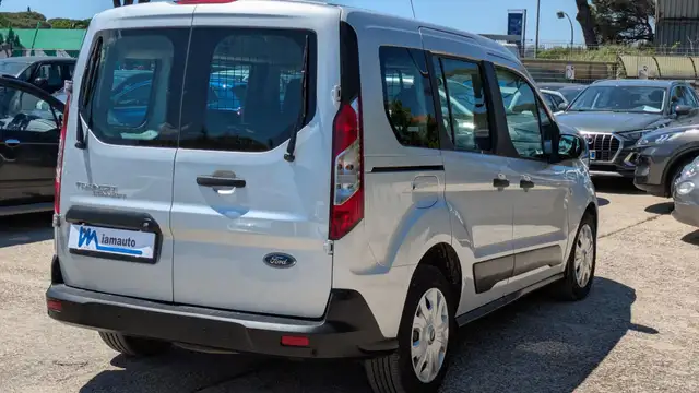 Ford Tourneo Connect view 5